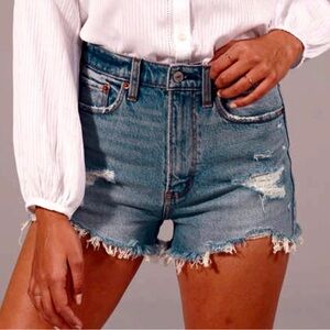 Abercrombie & Fitch "The Cut Off" High Rise Shorts Medium Wash Denim Sz 26/2